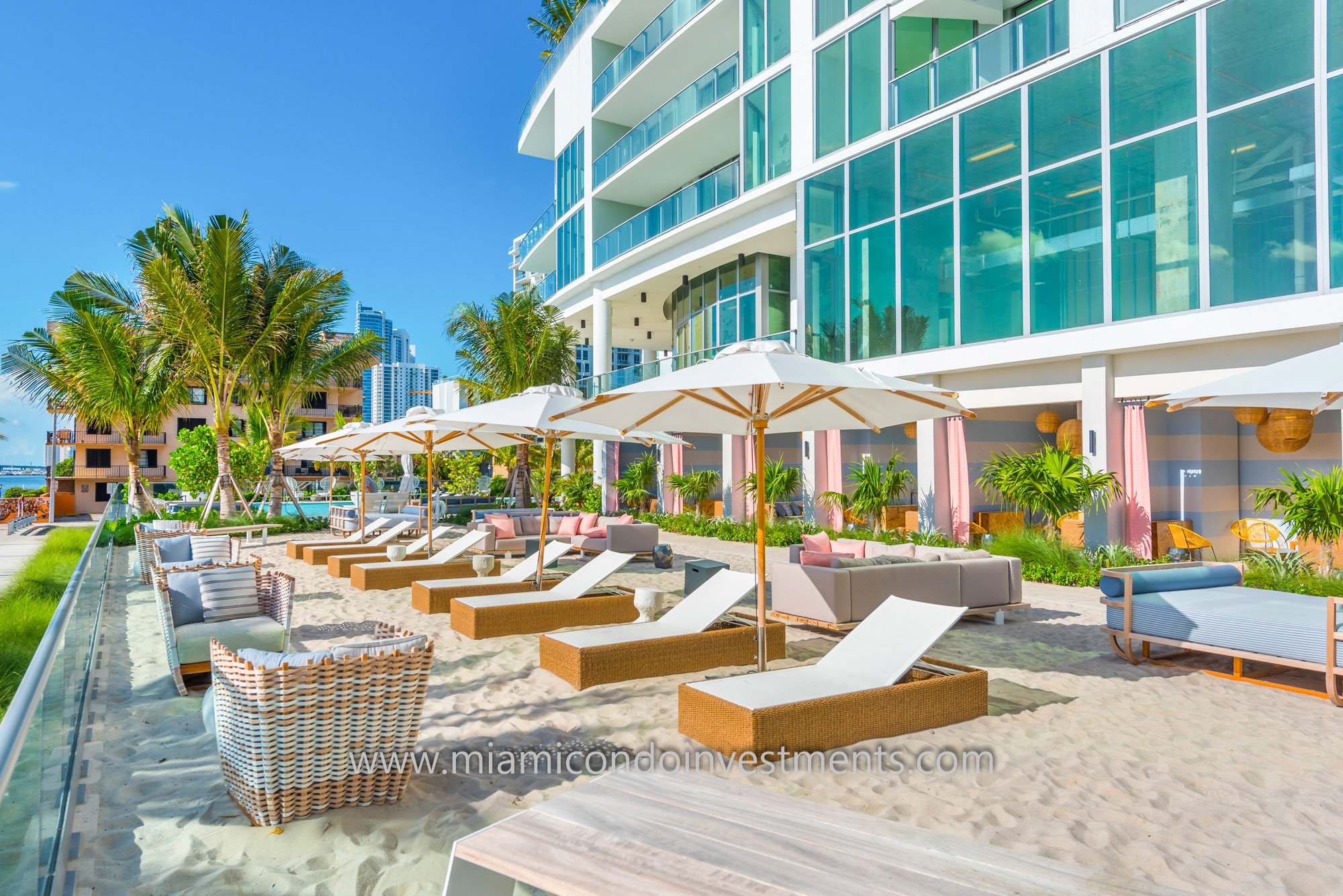 A Breathtaking Photo Tour of Downtown Miami’s First Beach Club Image