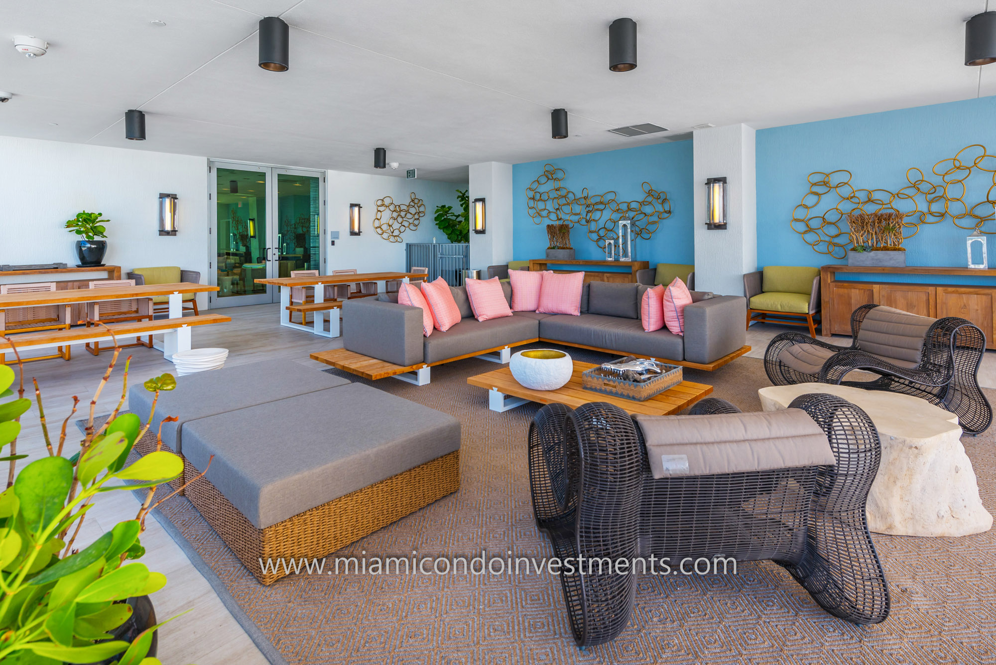 biscayne beach outdoor great room